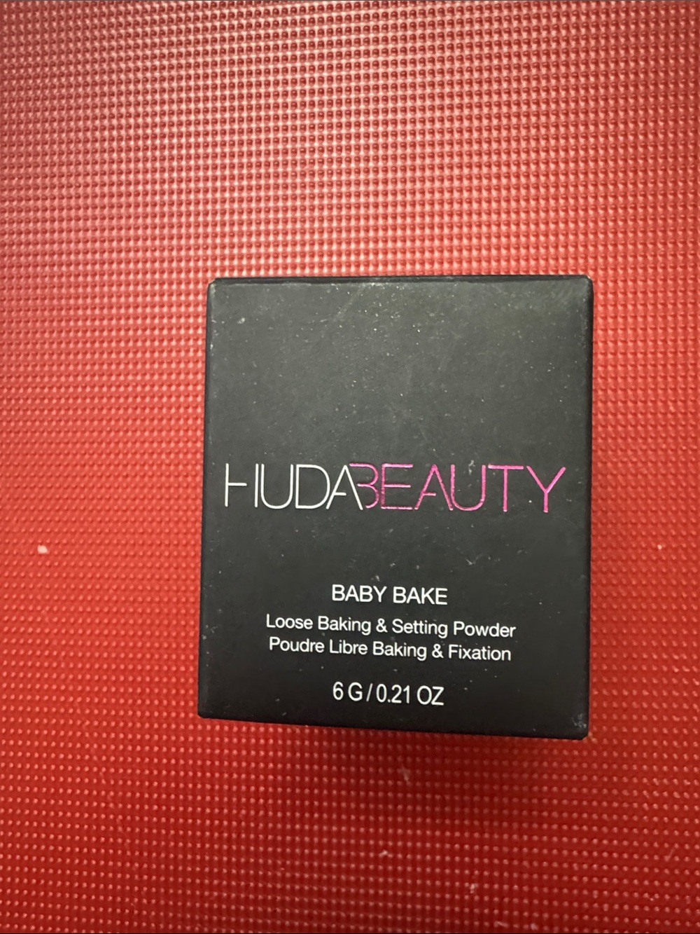 HUDA BEAUTY Baby Bake Loose Baking & Setting Powder - Black with Pink Logo